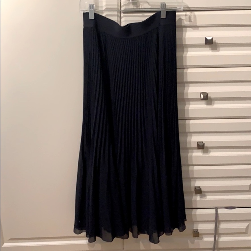 Wilfred Navy twirl pleated skirt